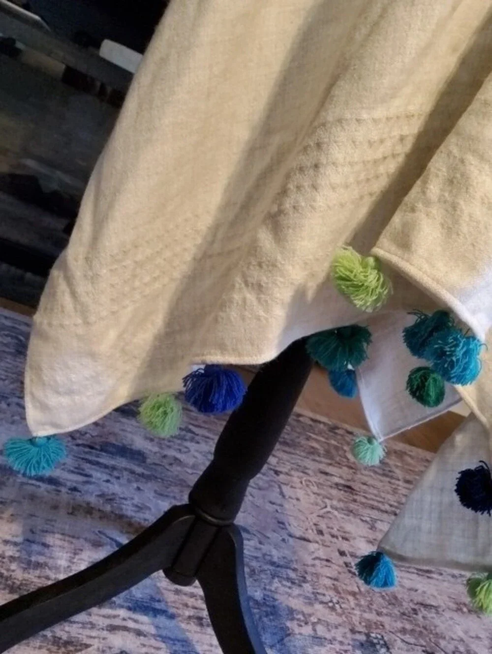 Mer sea Ivory Pom-Pom Shawl Wrap Travel Poncho NWOT OS